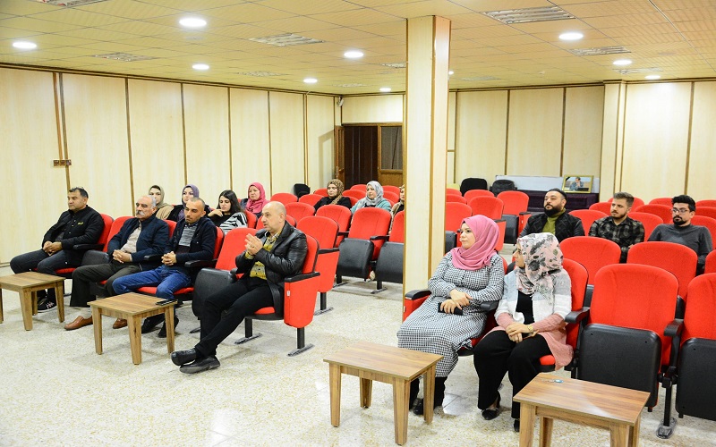 المعاون العلمي ومدير الشؤون العلمية يجتمعان بالشعب والوحدات التابعة لها.