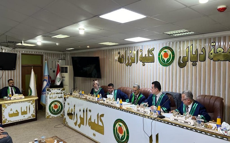 تدريسي بكلية الزراعة عضوا في لجنة مناقشة إطروحة دكتوراه في جامعة ديالى.