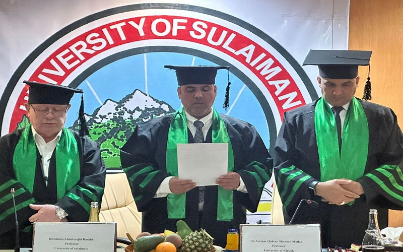تدريسي بكلية الزراعة يترأس لجنة مناقشة رسالة ماجستير في جامعة السليمانية.