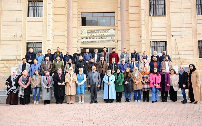 كلية الزراعة تنظم وقفة ...